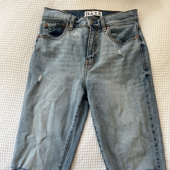 Distressed Jeans - Picture 4 of 7